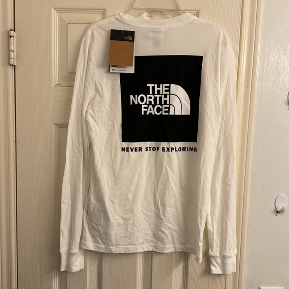 The North Face Women’s Long Sleeve Shirt - Picture 5 of 8